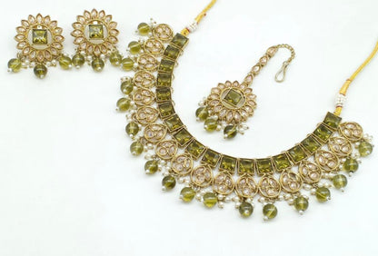 Stylish Choker Set With Studs & Tikka